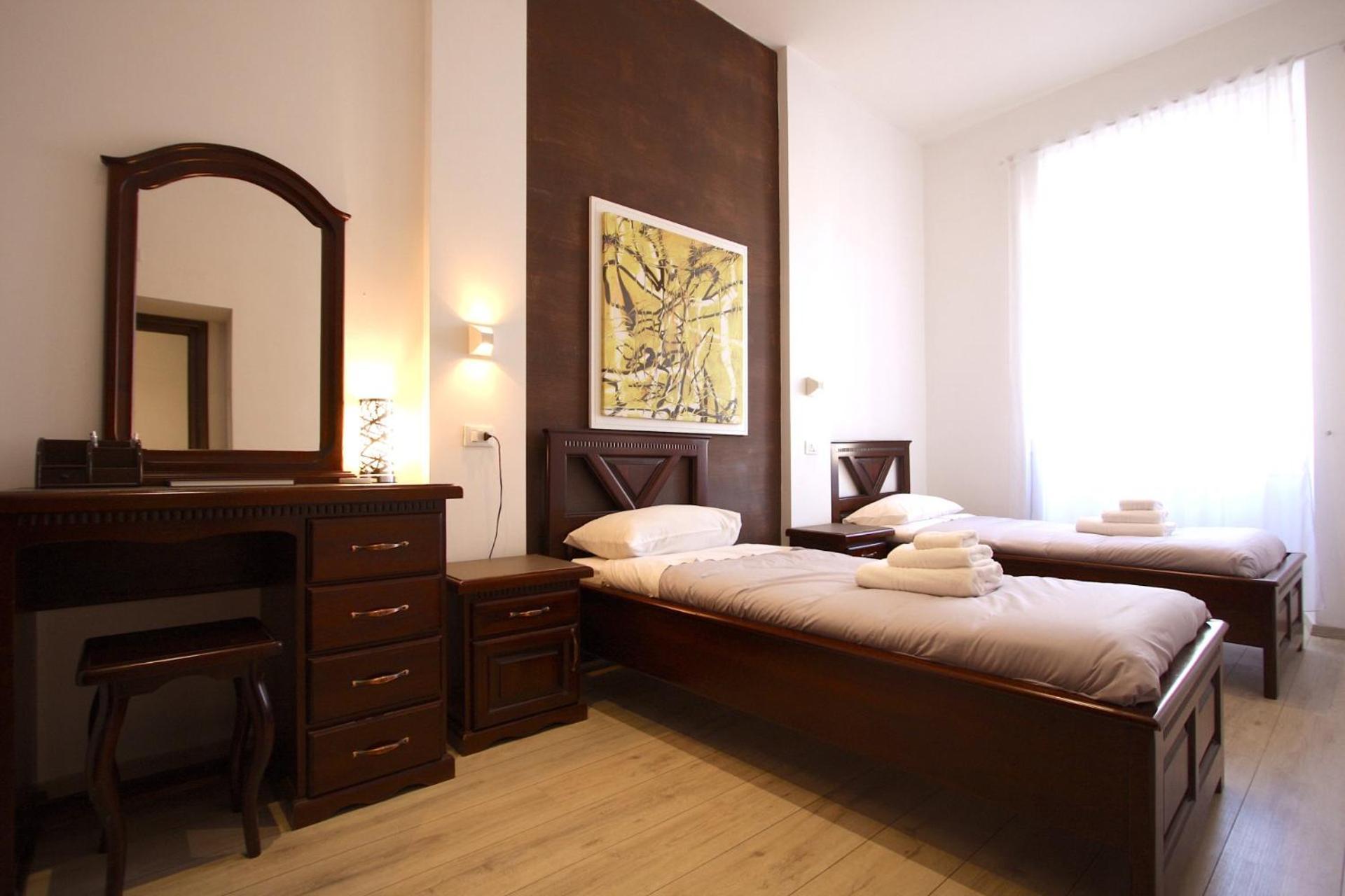 Ottaviano 2br House Roma