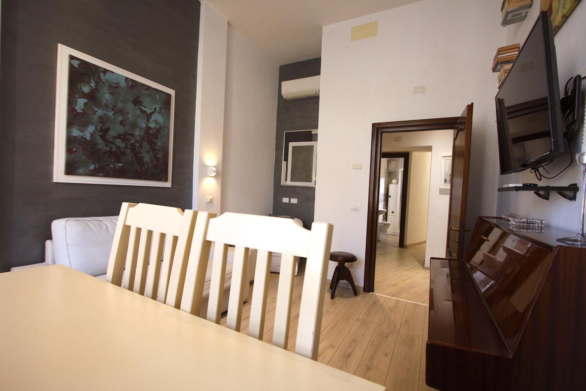 Ottaviano 2br House Roma