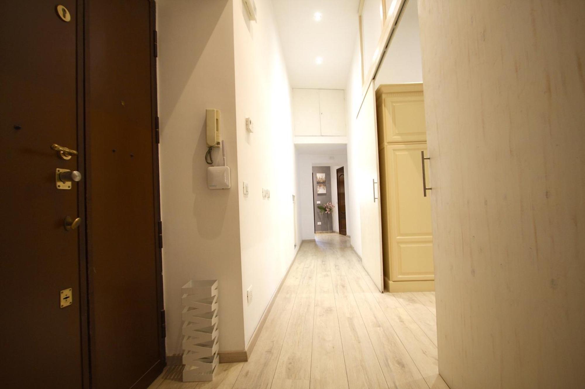 Ottaviano 2br House Roma